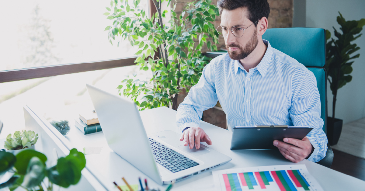 School administer using Arbiter Pay for 1099 Payments for School Workers